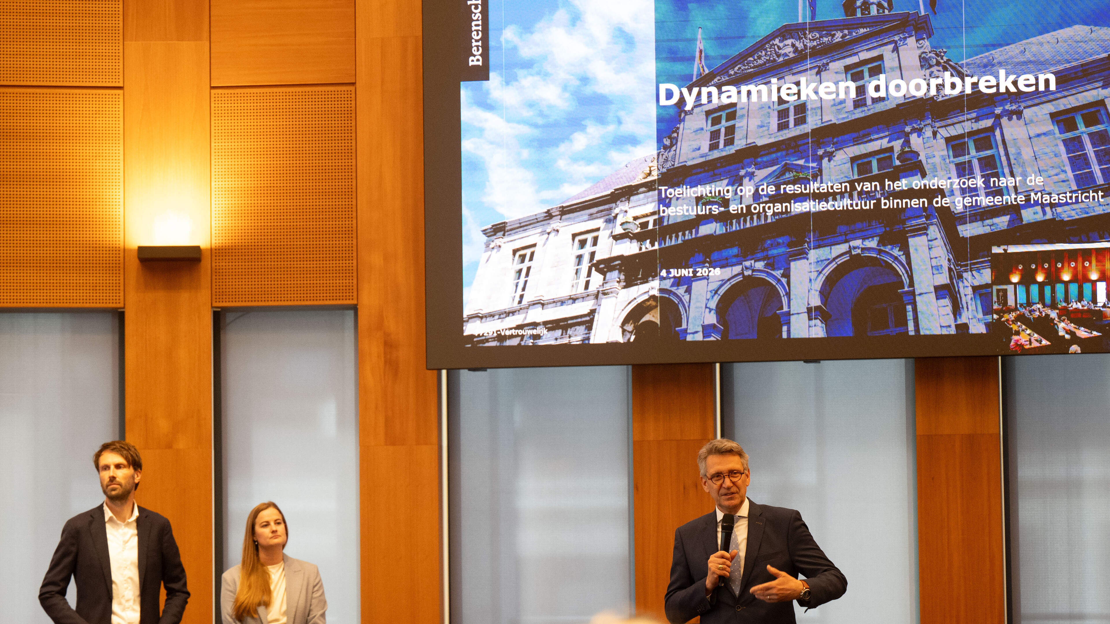 Meer klachten in stadhuis Maastricht, gemeenteraad kan goede voorbeeld geven